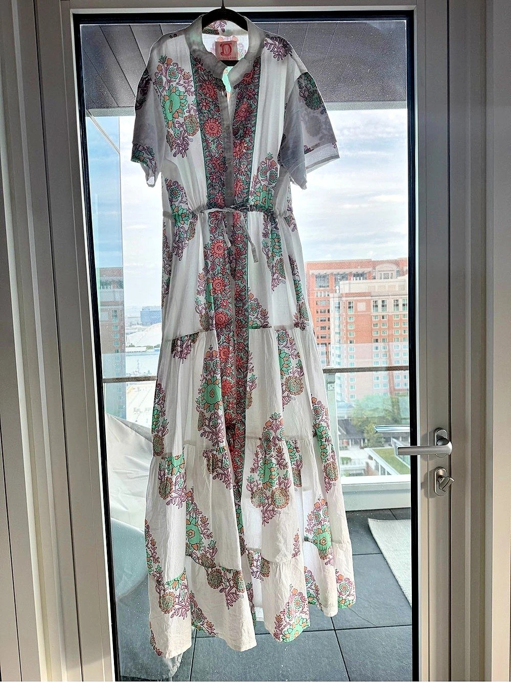 Victoria Dunn Floral Maxi Dress in White & Green Size Medium Like New